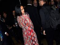 Rihanna szokuje kreacją na MusiCares Person
